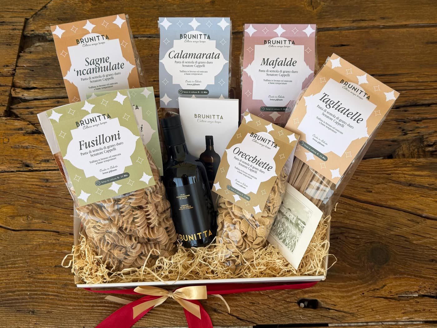 Cesto regalo Brunitta con sei formati di pasta Senatore Cappelli e olio extravergine
