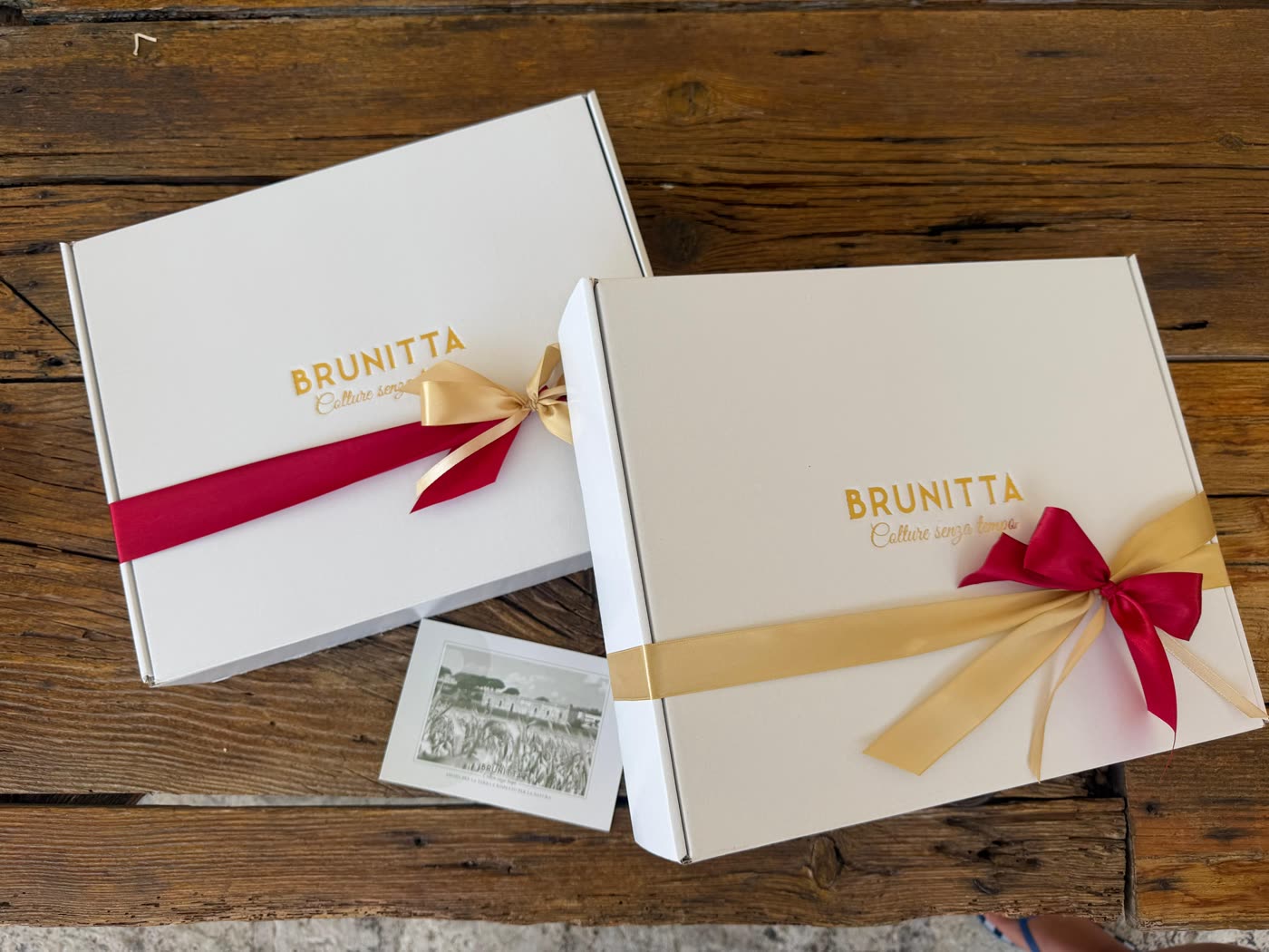 Due cofanetti regalo Brunitta con biglietto personalizzato
